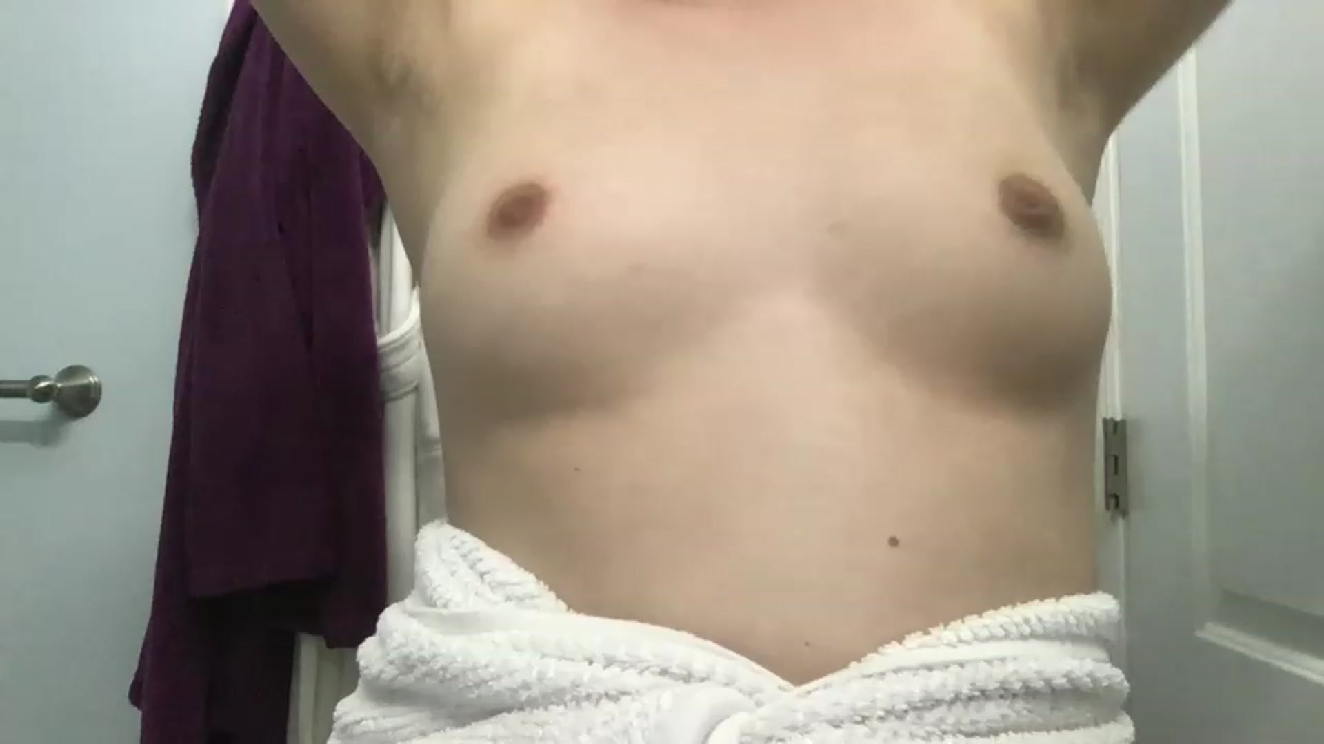 Gallery image thumbnail from EmmyLove's myfreecams stream on, 12/02/2022, 06:50 image 3 of 20