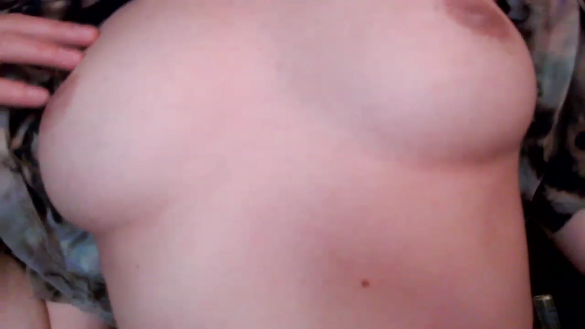 Gallery image thumbnail from EmmyLove's myfreecams stream on, 12/11/2022, 06:33 image 6 of 20