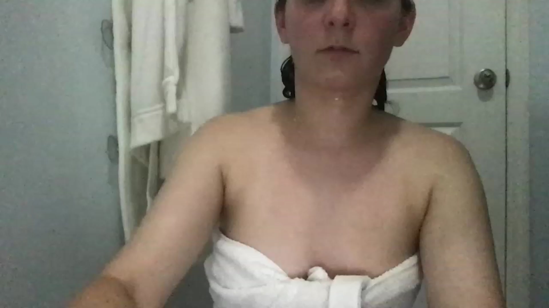 Gallery image thumbnail from EmmyLove's myfreecams stream on, 12/17/2022, 06:23 image 14 of 20