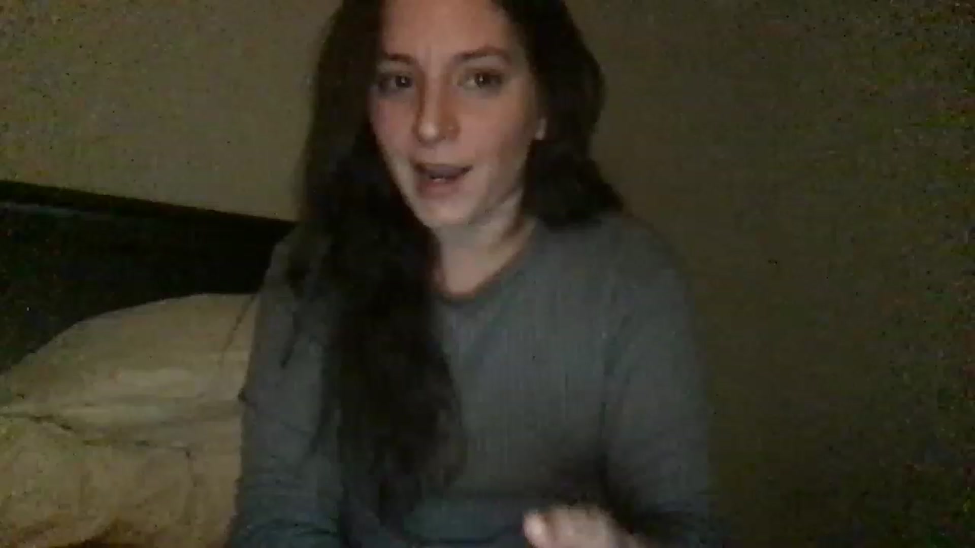 Gallery image thumbnail from EmmyLove's myfreecams stream on, 12/17/2022, 08:05 image 11 of 20