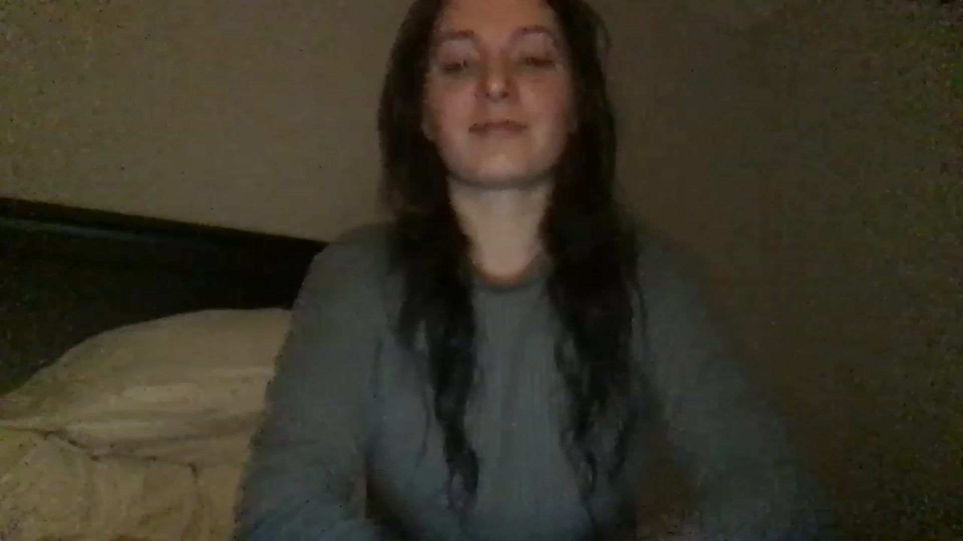 Gallery image thumbnail from EmmyLove's myfreecams stream on, 12/17/2022, 08:05 image 1 of 20