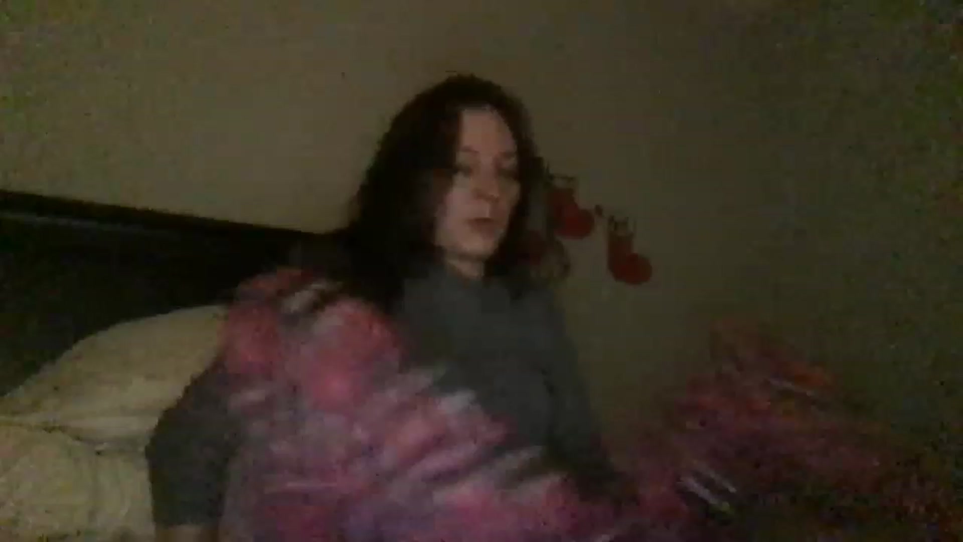 Gallery image thumbnail from EmmyLove's myfreecams stream on, 12/17/2022, 08:05 image 19 of 20