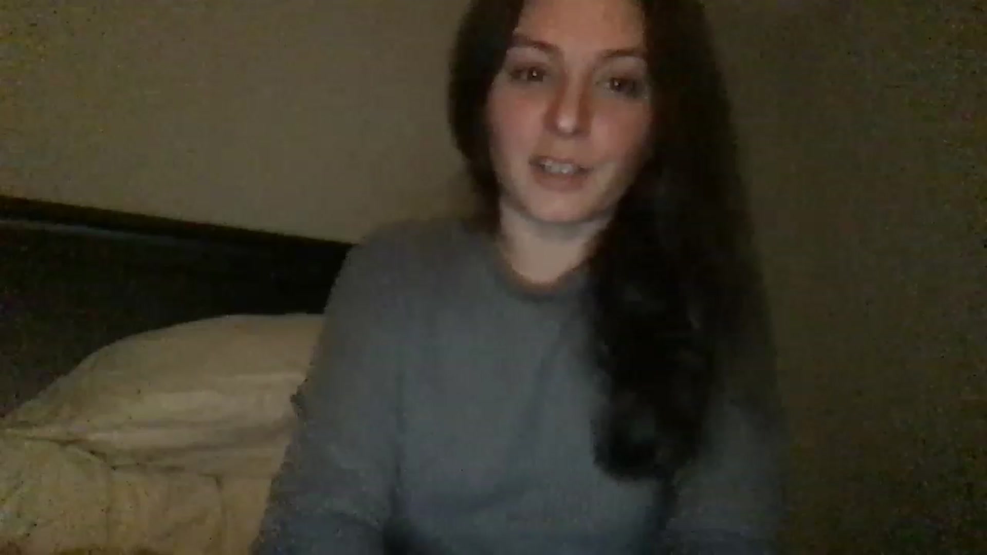 Gallery image thumbnail from EmmyLove's myfreecams stream on, 12/17/2022, 08:05 image 16 of 20