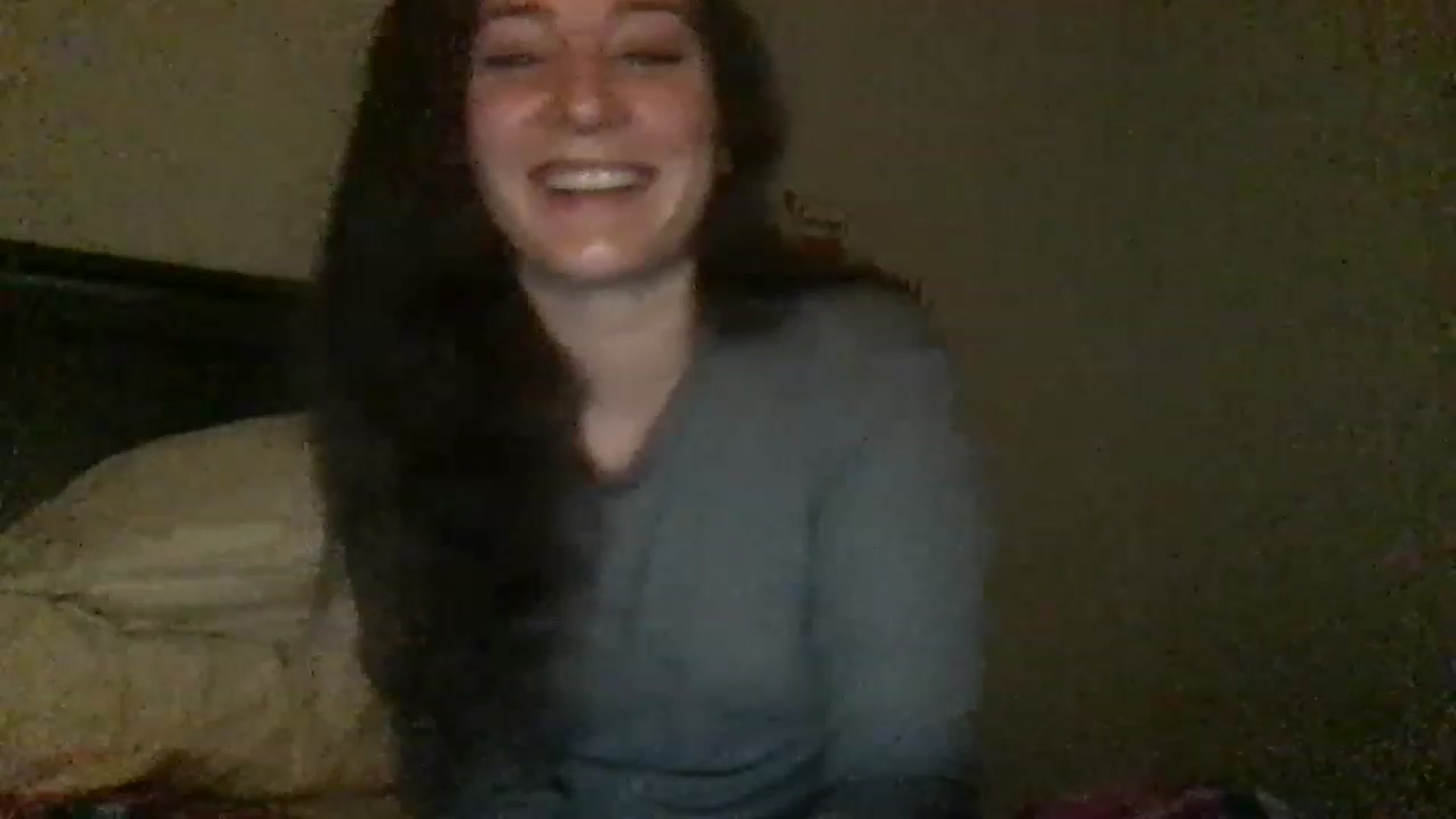 Gallery image thumbnail from EmmyLove's myfreecams stream on, 12/17/2022, 08:05 image 13 of 20