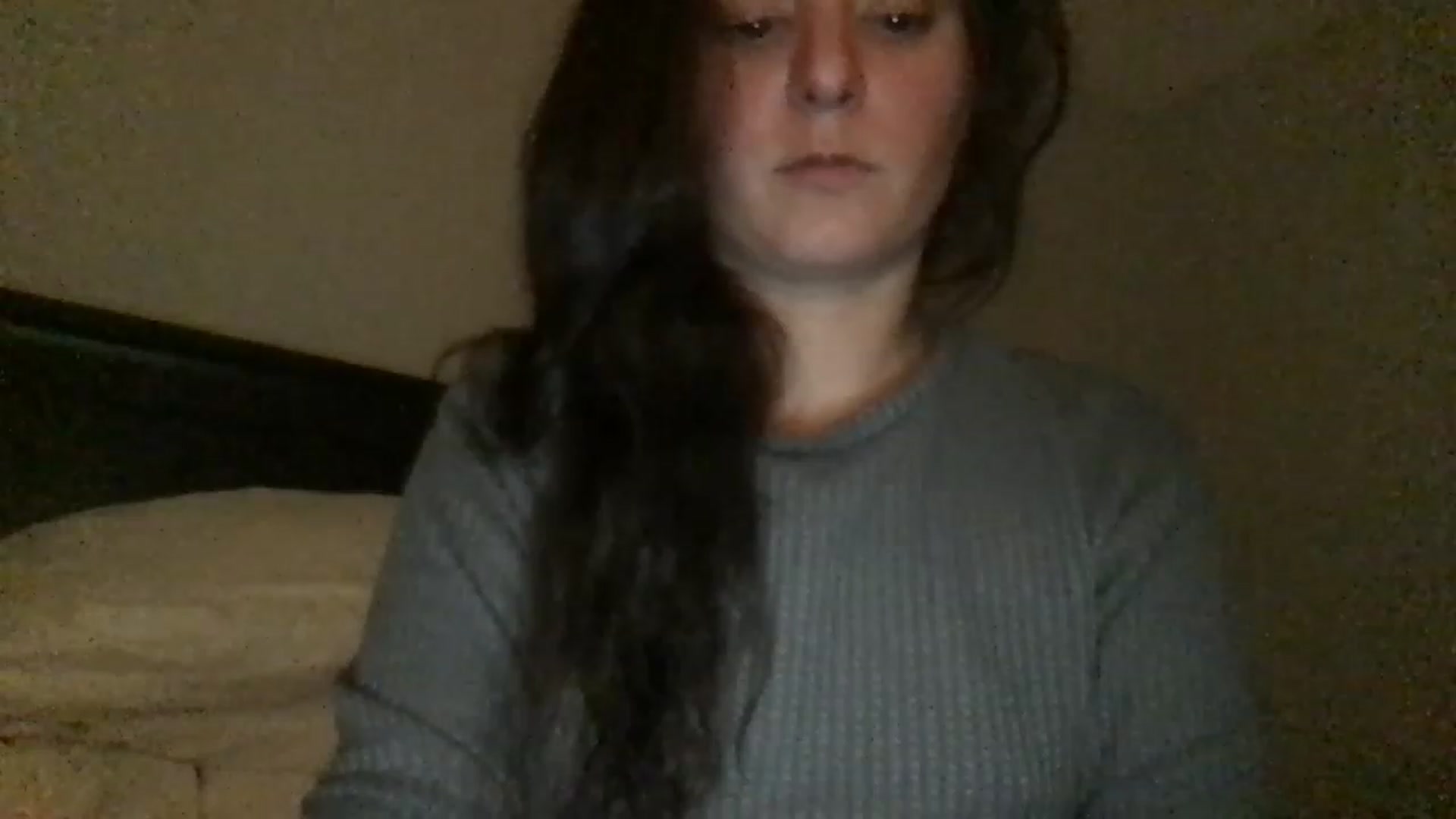 Gallery image thumbnail from EmmyLove's myfreecams stream on, 12/17/2022, 08:05 image 15 of 20