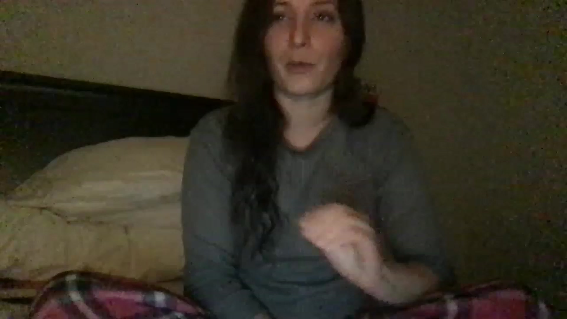 Gallery image thumbnail from EmmyLove's myfreecams stream on, 12/17/2022, 08:05 image 5 of 20