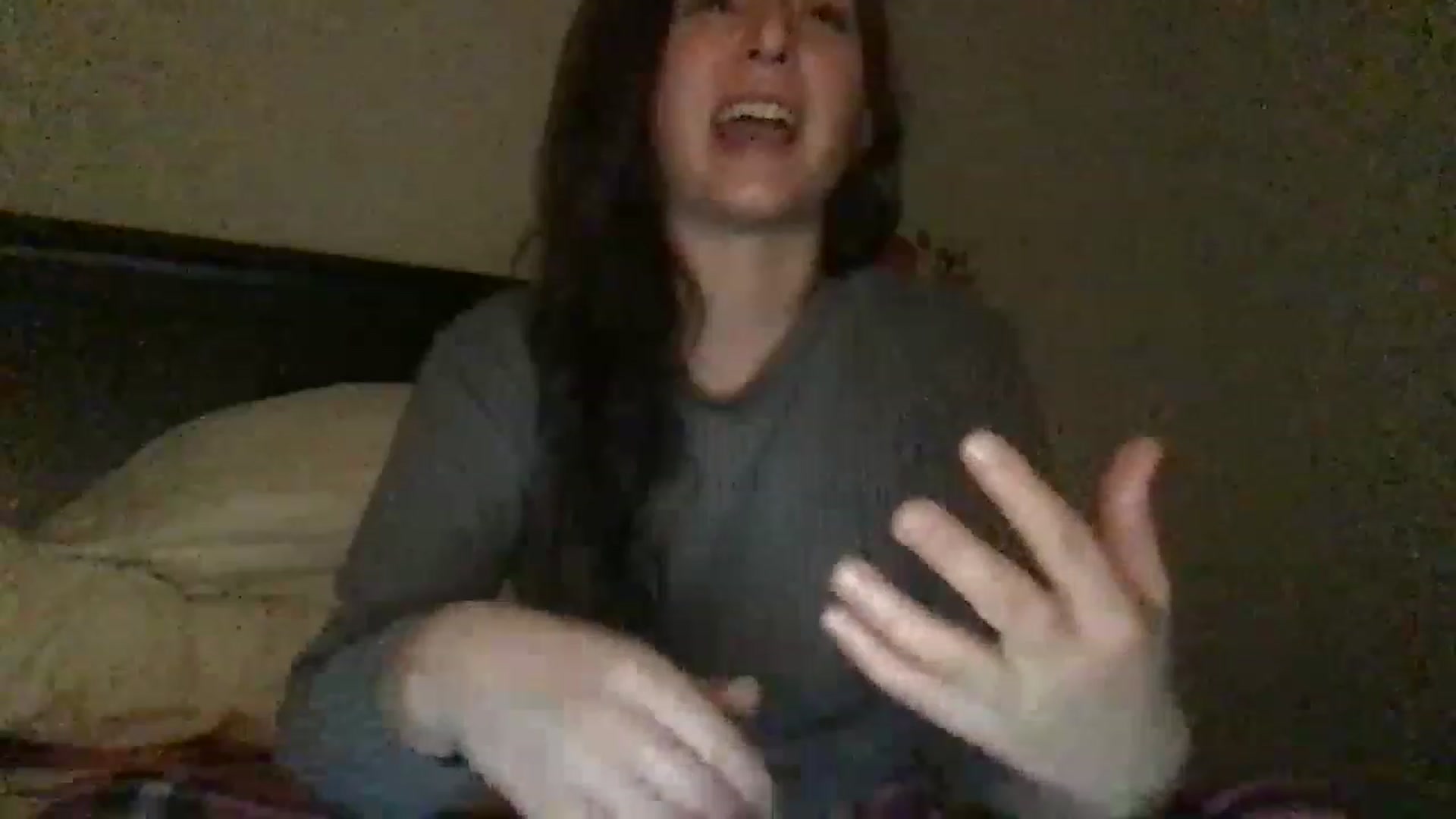 Gallery image thumbnail from EmmyLove's myfreecams stream on, 12/17/2022, 08:05 image 7 of 20