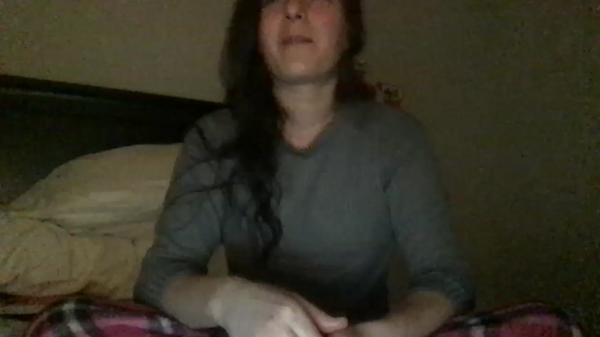 Gallery image thumbnail from EmmyLove's myfreecams stream on, 12/17/2022, 08:05 image 4 of 20