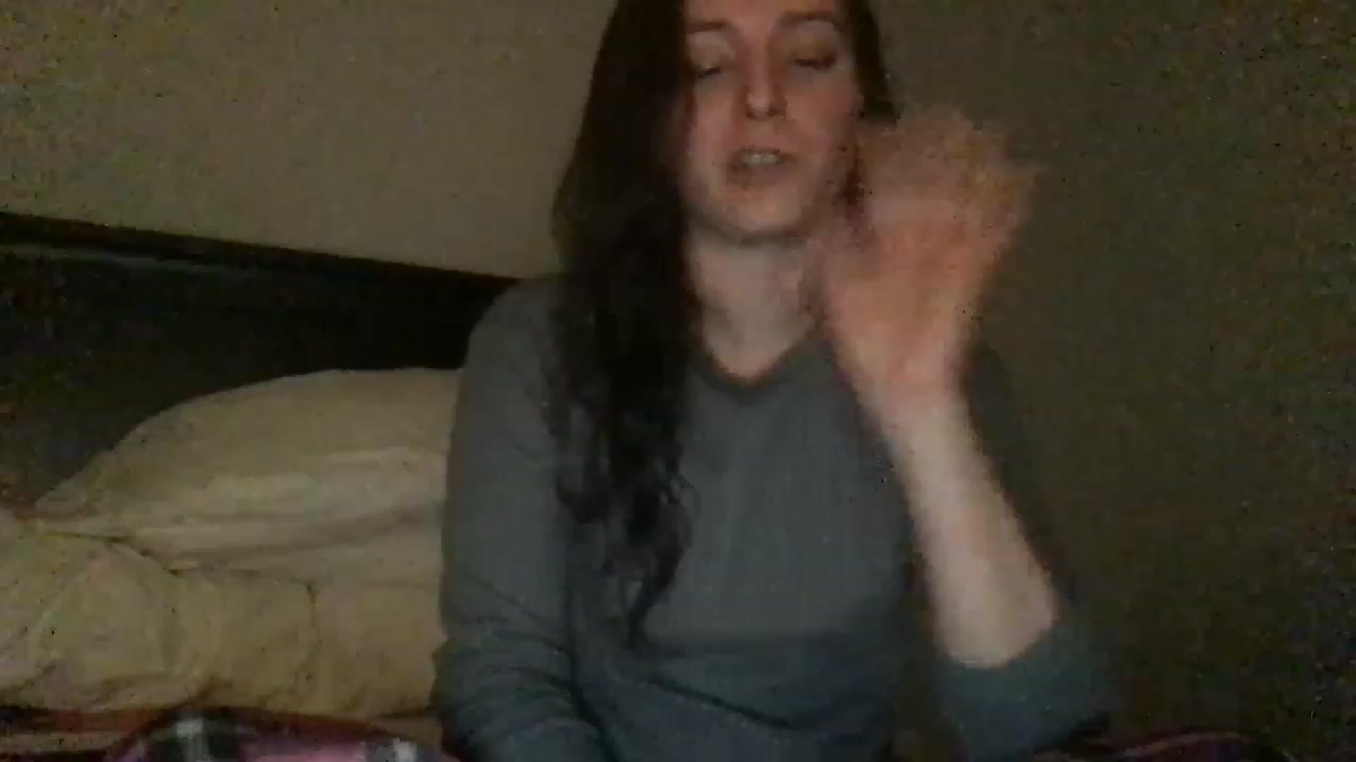 Gallery image thumbnail from EmmyLove's myfreecams stream on, 12/17/2022, 08:05 image 3 of 20