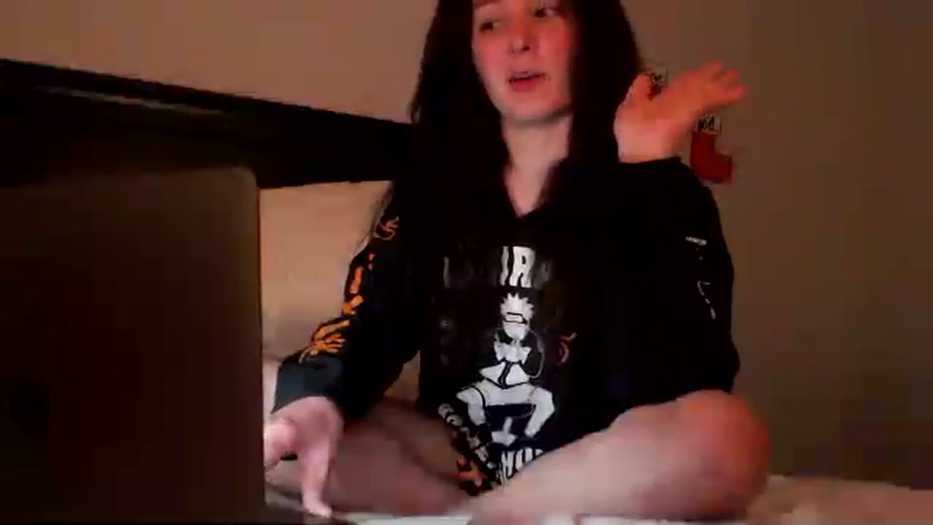 Gallery image thumbnail from EmmyLove's myfreecams stream on, 12/20/2022, 07:37 image 5 of 20