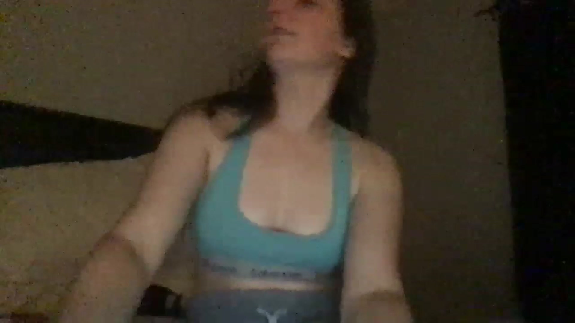 Gallery image thumbnail from EmmyLove's myfreecams stream on, 12/29/2022, 05:22 image 2 of 20