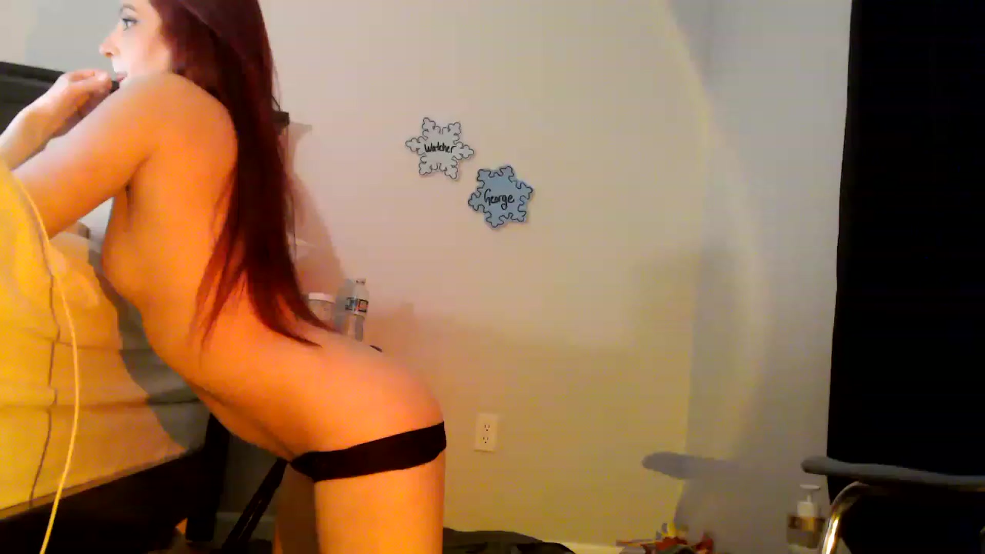 Gallery image thumbnail from EmmyLove's myfreecams stream on, 01/03/2023, 05:48 image 11 of 20