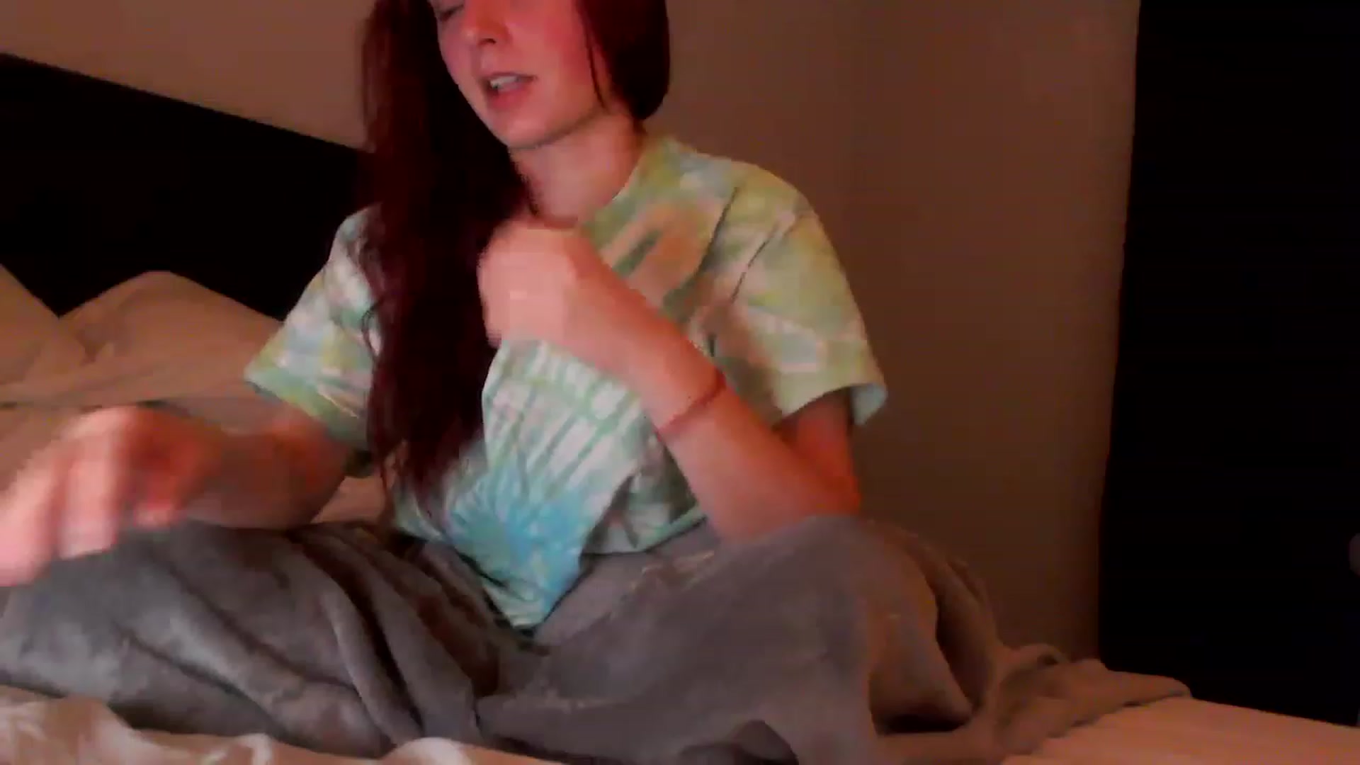 Gallery image thumbnail from EmmyLove's myfreecams stream on, 01/16/2023, 07:15 image 4 of 20