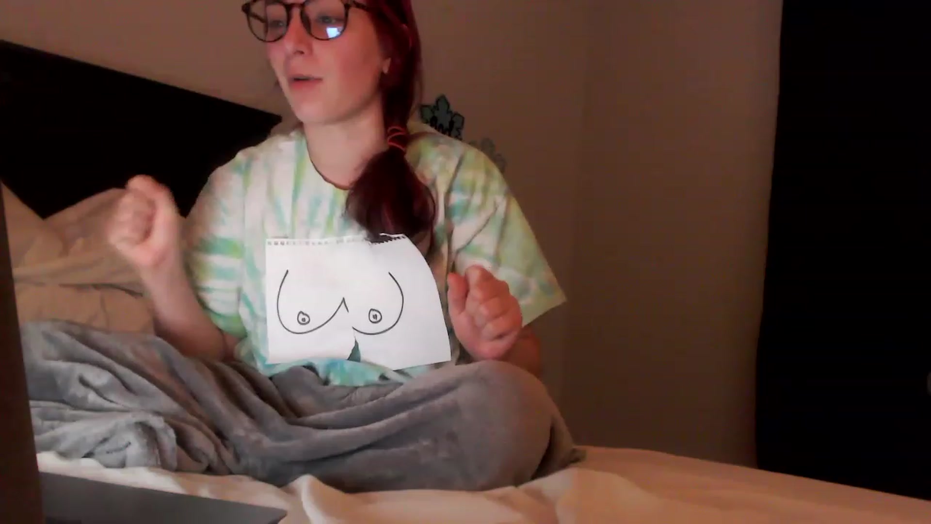Gallery image thumbnail from EmmyLove's myfreecams stream on, 01/16/2023, 07:15 image 10 of 20