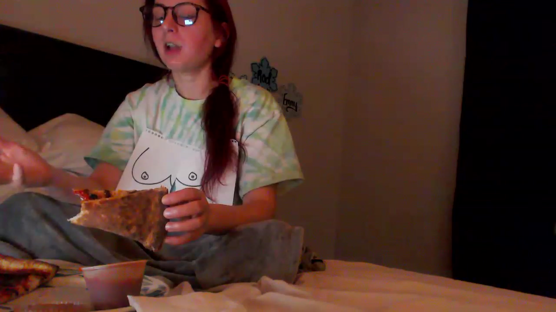 Gallery image thumbnail from EmmyLove's myfreecams stream on, 01/16/2023, 07:15 image 15 of 20