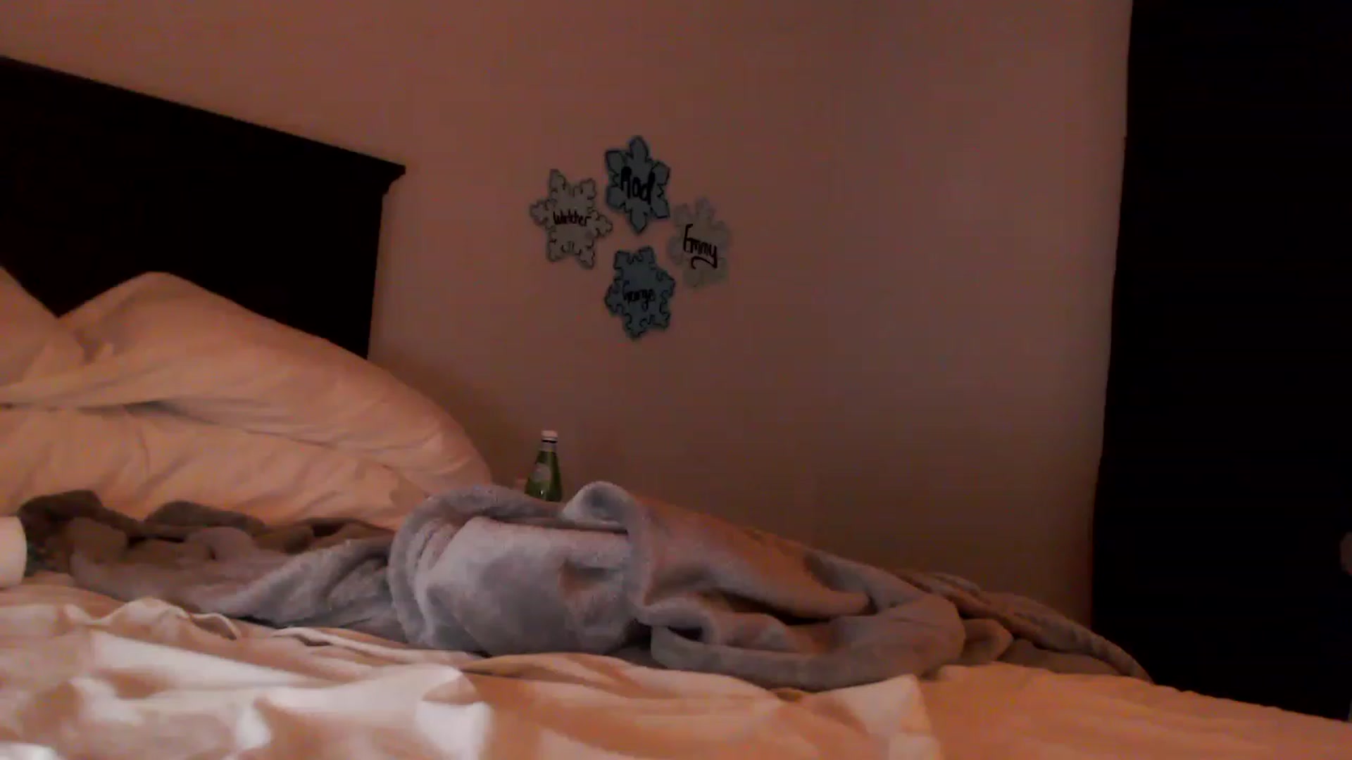 Gallery image thumbnail from EmmyLove's myfreecams stream on, 01/16/2023, 07:15 image 5 of 20