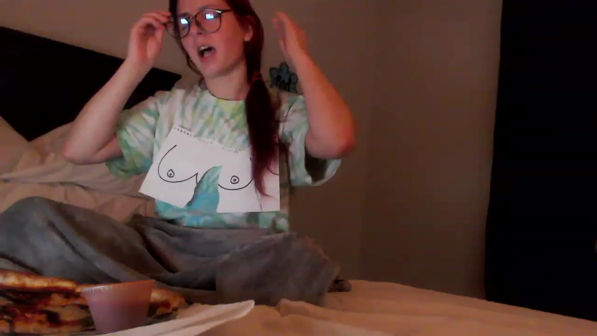 Gallery image thumbnail from EmmyLove's myfreecams stream on, 01/16/2023, 07:15 image 14 of 20