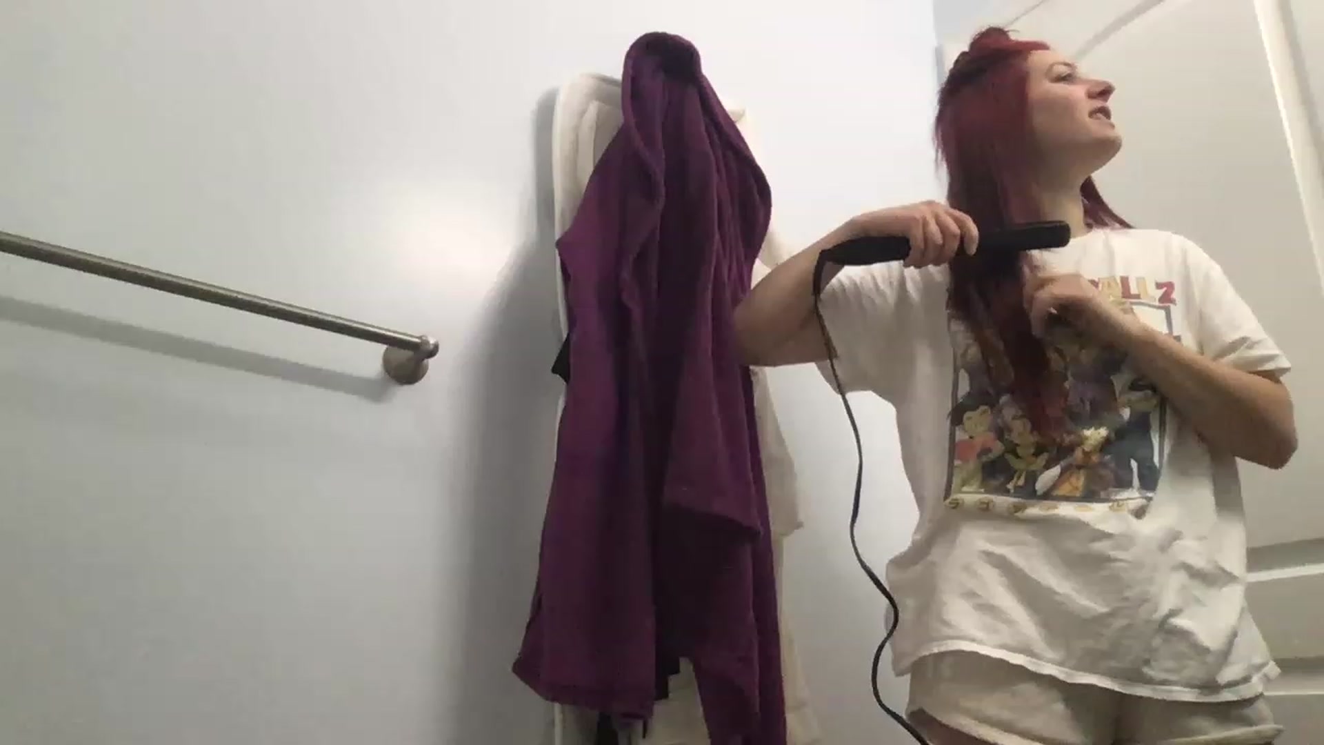 Gallery image thumbnail from EmmyLove's myfreecams stream on, 01/17/2023, 18:37 image 7 of 20