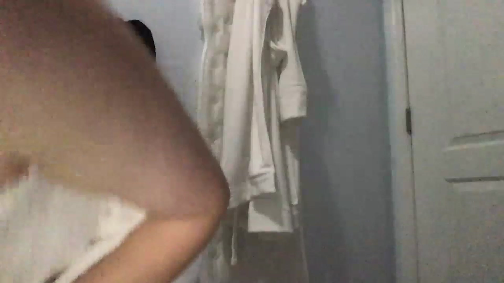Gallery image thumbnail from EmmyLove's myfreecams stream on, 02/23/2023, 06:46 image 18 of 20