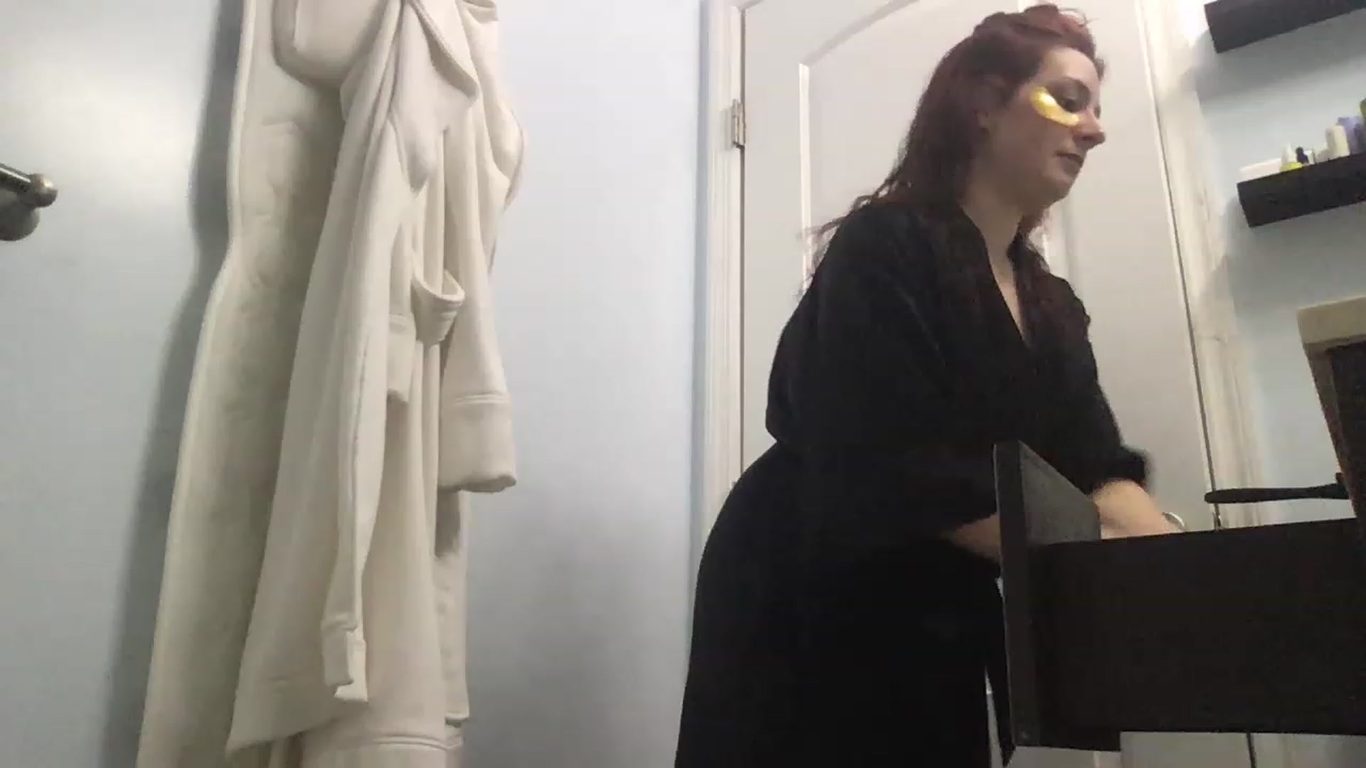 Gallery image thumbnail from EmmyLove's myfreecams stream on, 03/14/2023, 06:36 image 10 of 20