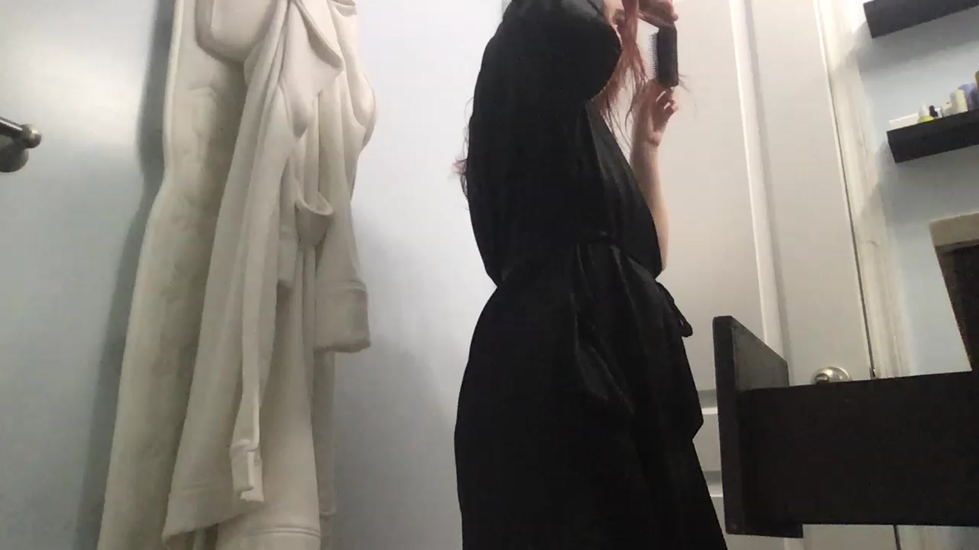 Gallery image thumbnail from EmmyLove's myfreecams stream on, 03/14/2023, 06:36 image 15 of 20