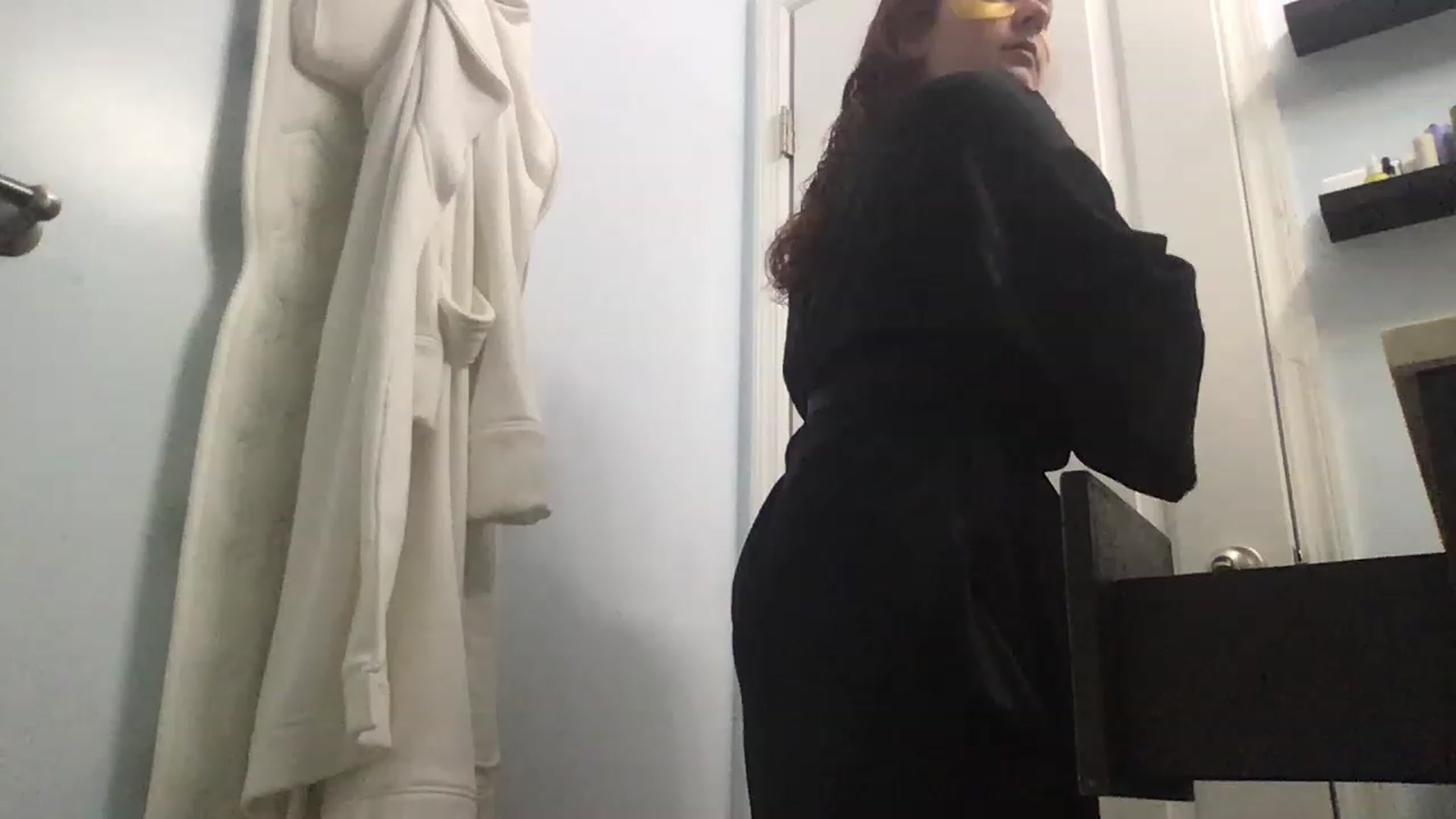 Gallery image thumbnail from EmmyLove's myfreecams stream on, 03/14/2023, 06:36 image 12 of 20
