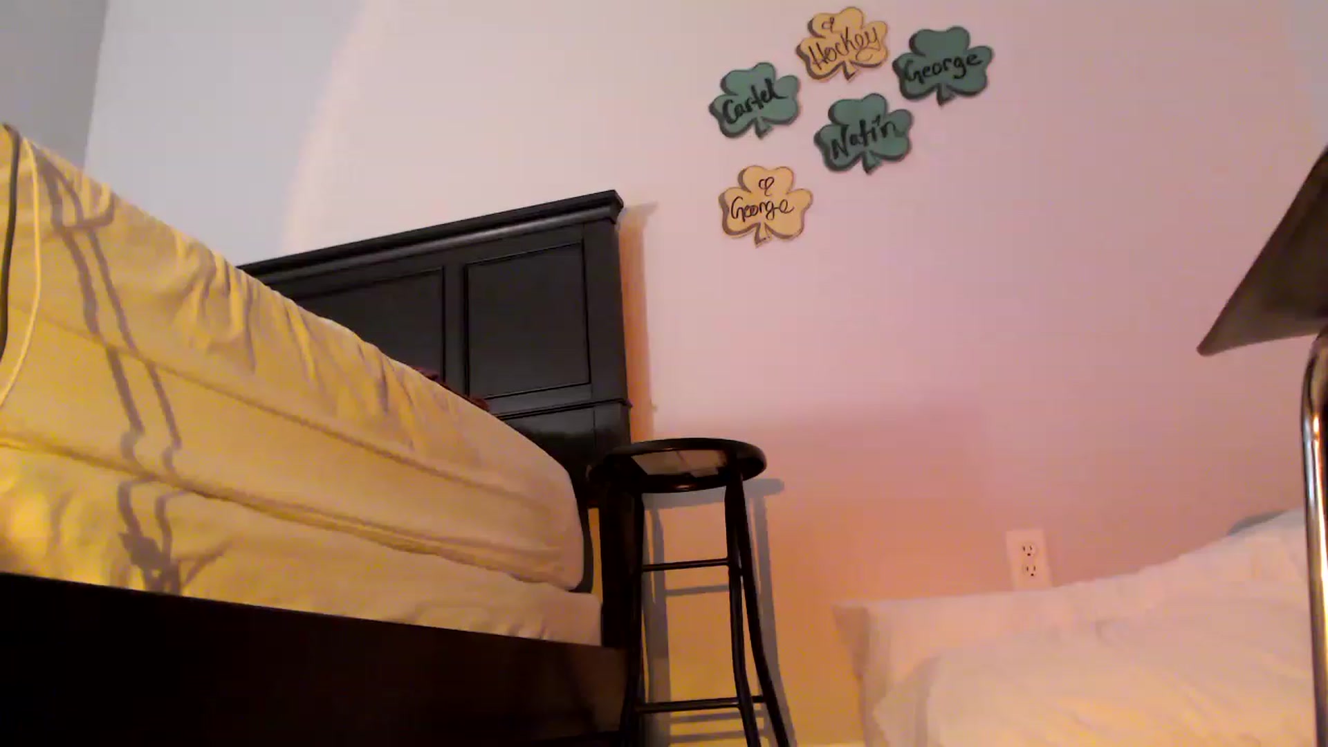Gallery image thumbnail from EmmyLove's myfreecams stream on, 03/31/2023, 06:28 image 1 of 20