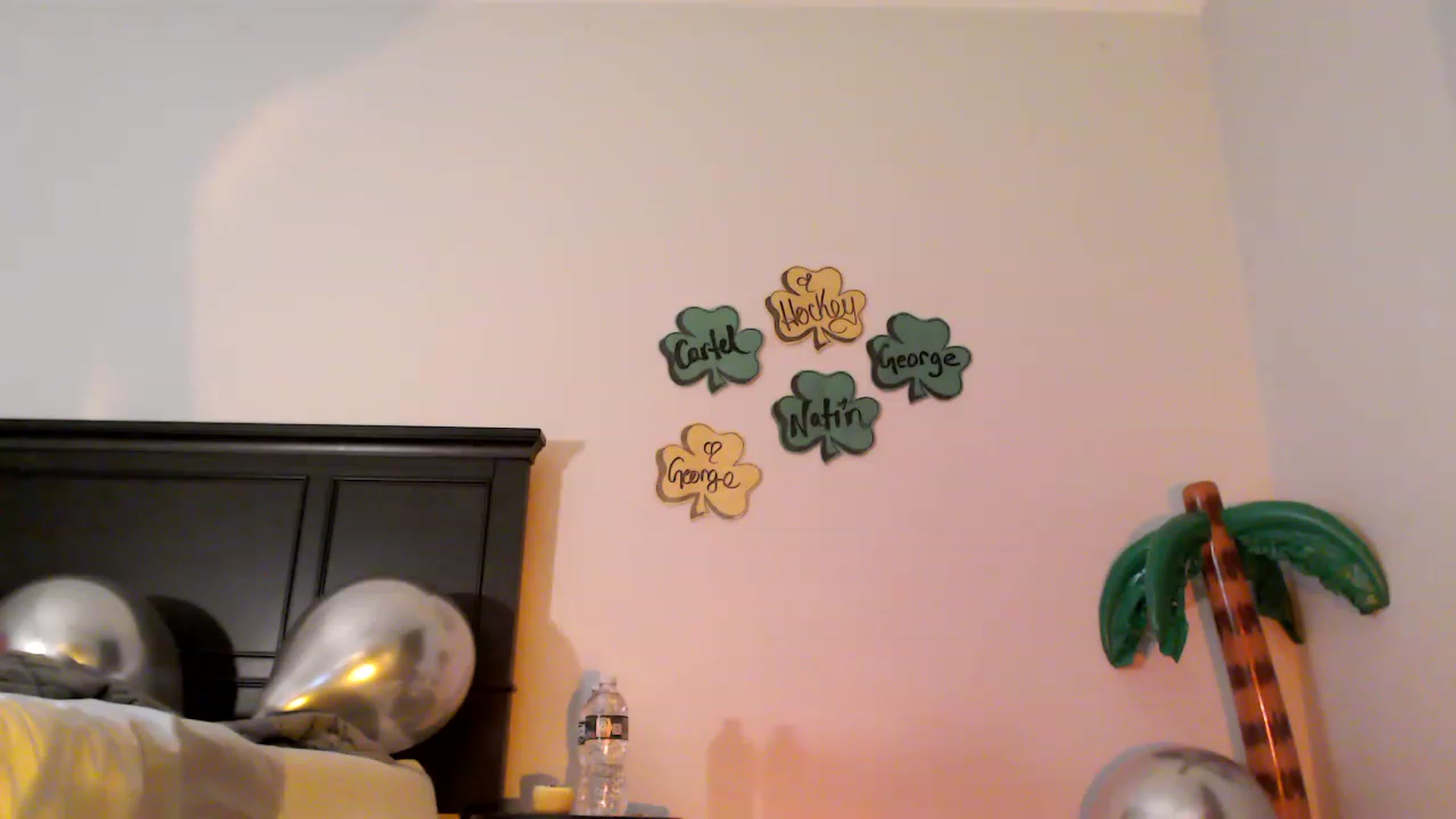 Gallery image thumbnail from EmmyLove's myfreecams stream on, 04/01/2023, 07:53 image 9 of 20