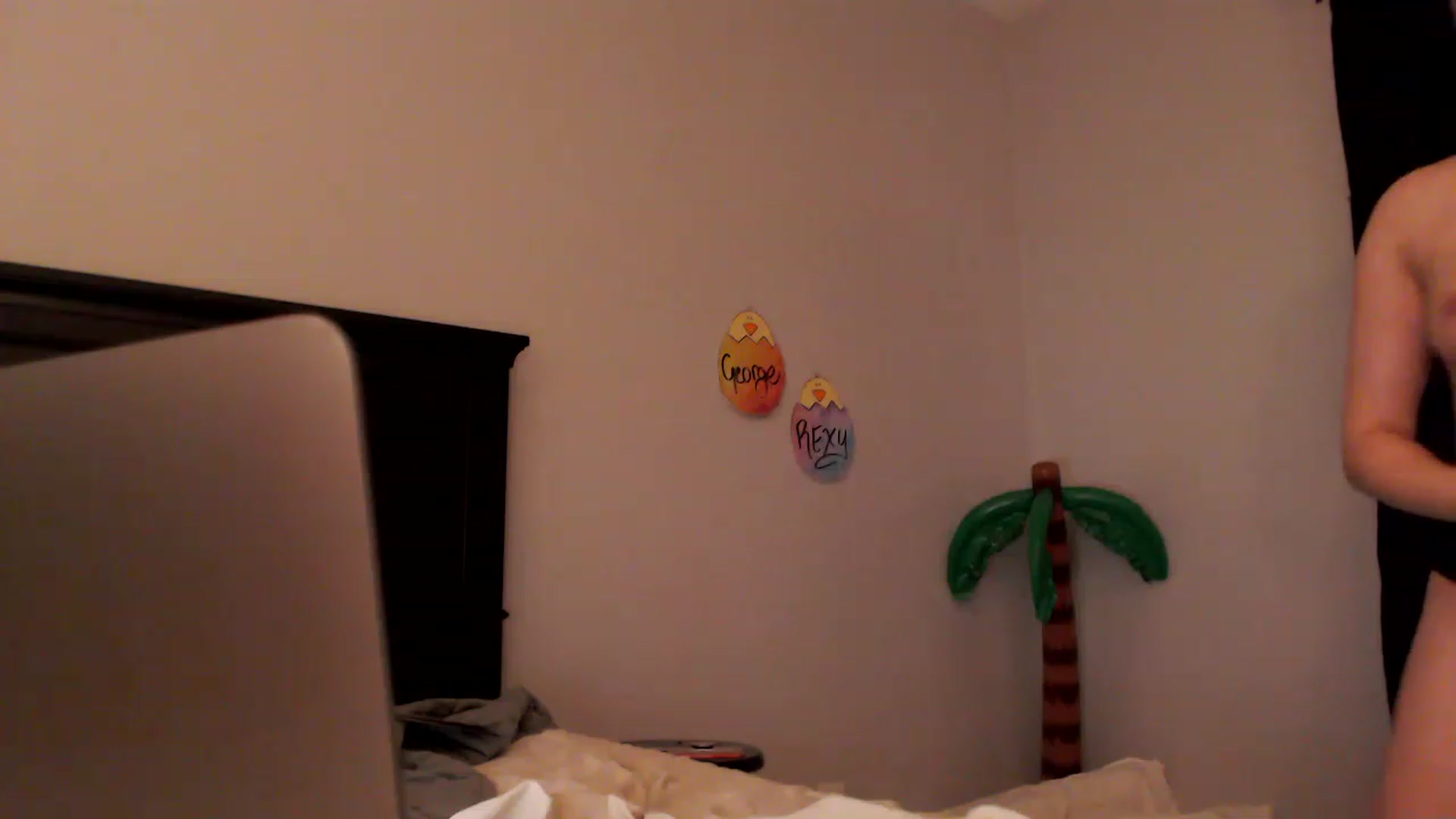 Gallery image thumbnail from EmmyLove's myfreecams stream on, 04/04/2023, 06:19 image 4 of 20