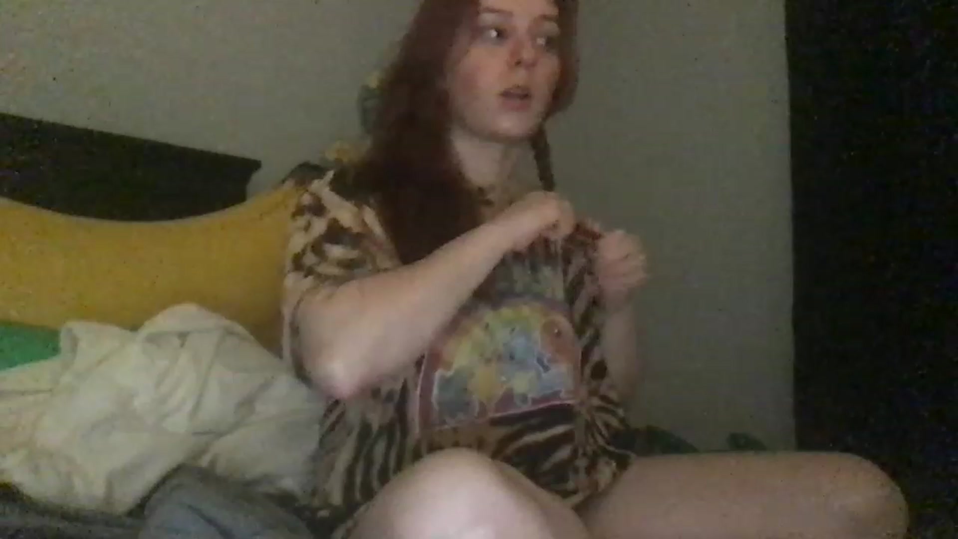 Gallery image thumbnail from EmmyLove's myfreecams stream on, 04/17/2023, 05:43 image 6 of 20