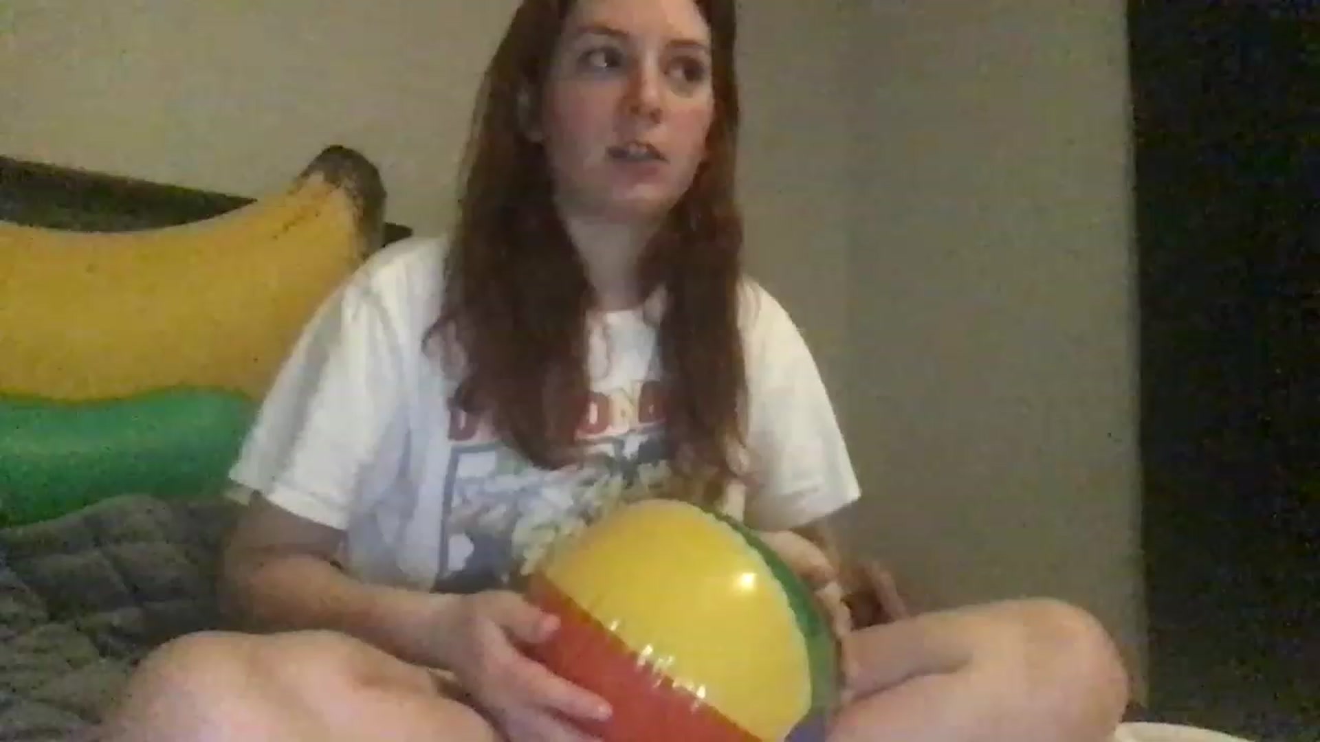 Gallery image thumbnail from EmmyLove's myfreecams stream on, 04/25/2023, 06:08 image 9 of 20