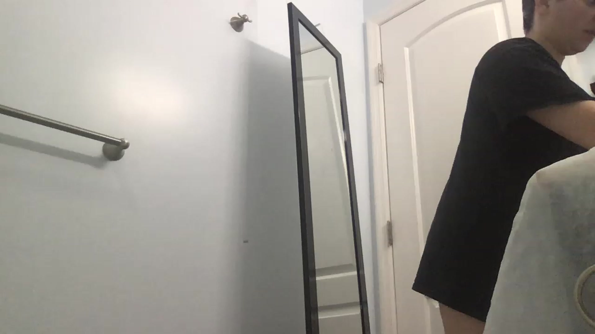 Gallery image thumbnail from EmmyLove's myfreecams stream on, 04/26/2023, 06:13 image 15 of 20