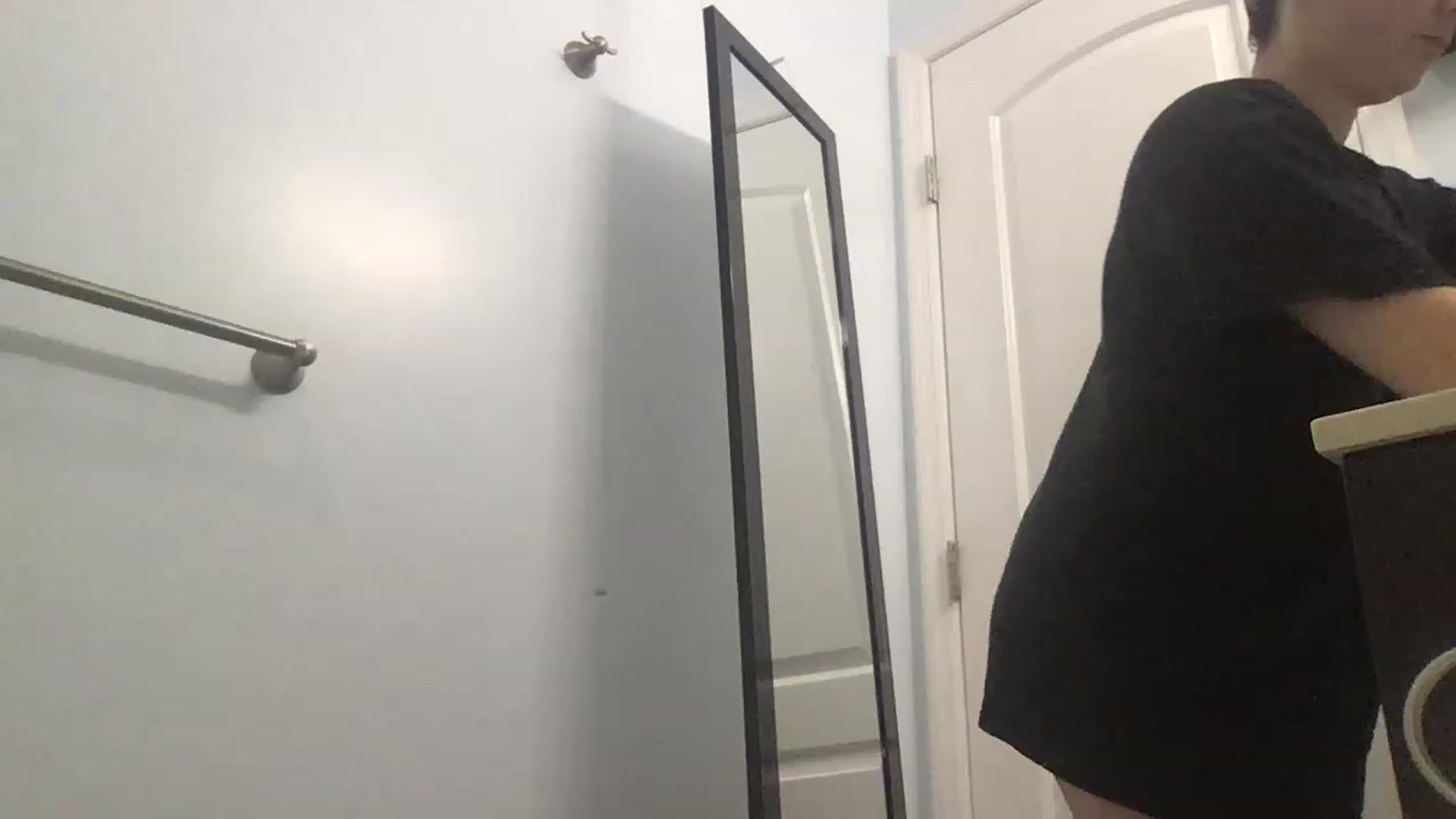 Gallery image thumbnail from EmmyLove's myfreecams stream on, 04/26/2023, 06:13 image 17 of 20