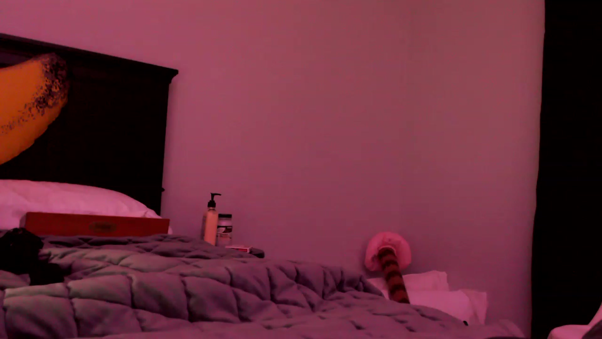Gallery image thumbnail from EmmyLove's myfreecams stream on, 05/15/2023, 06:06 image 2 of 20