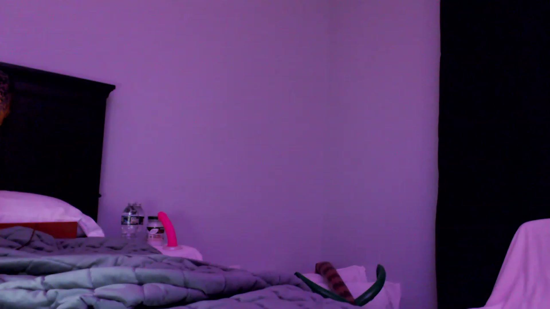 Gallery image thumbnail from EmmyLove's myfreecams stream on, 05/19/2023, 05:37 image 17 of 20