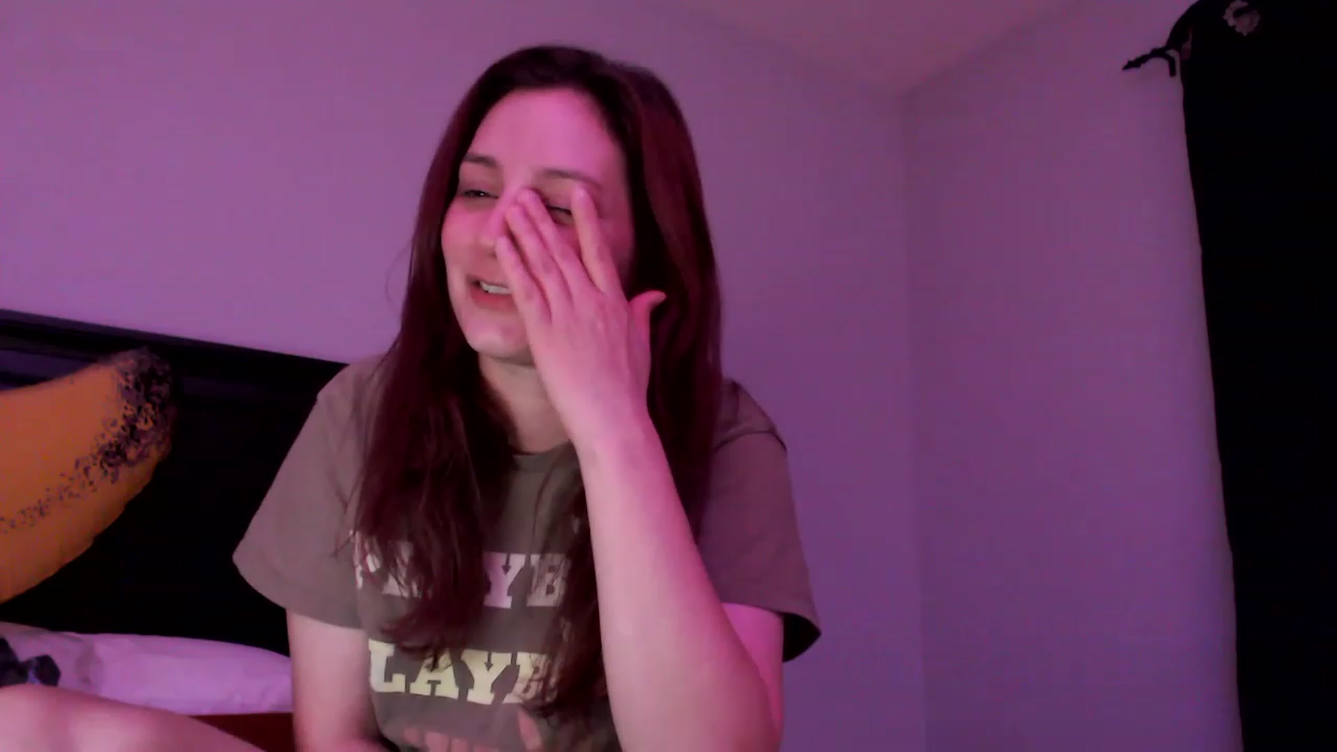 Gallery image thumbnail from EmmyLove's myfreecams stream on, 05/19/2023, 05:37 image 1 of 20