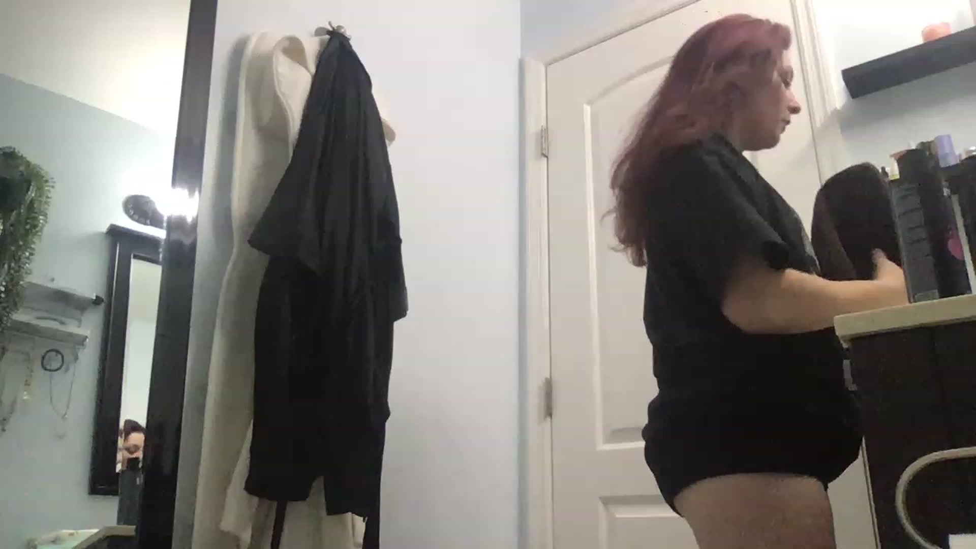 Gallery image thumbnail from EmmyLove's myfreecams stream on, 05/25/2023, 04:05 image 6 of 20