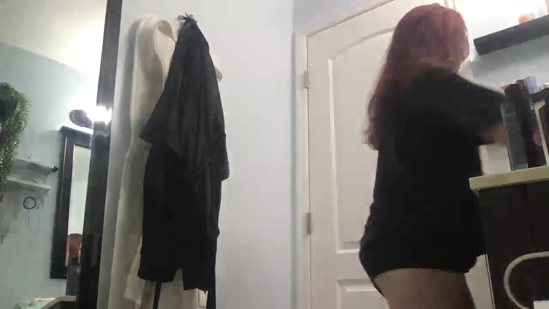 Gallery image thumbnail from EmmyLove's myfreecams stream on, 05/25/2023, 04:05 image 7 of 20