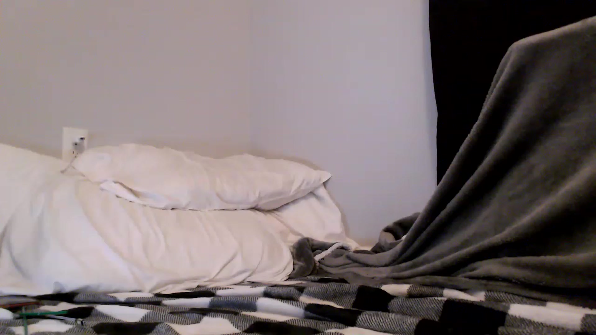 Gallery image thumbnail from EmmyLove's myfreecams stream on, 05/28/2023, 05:39 image 16 of 20