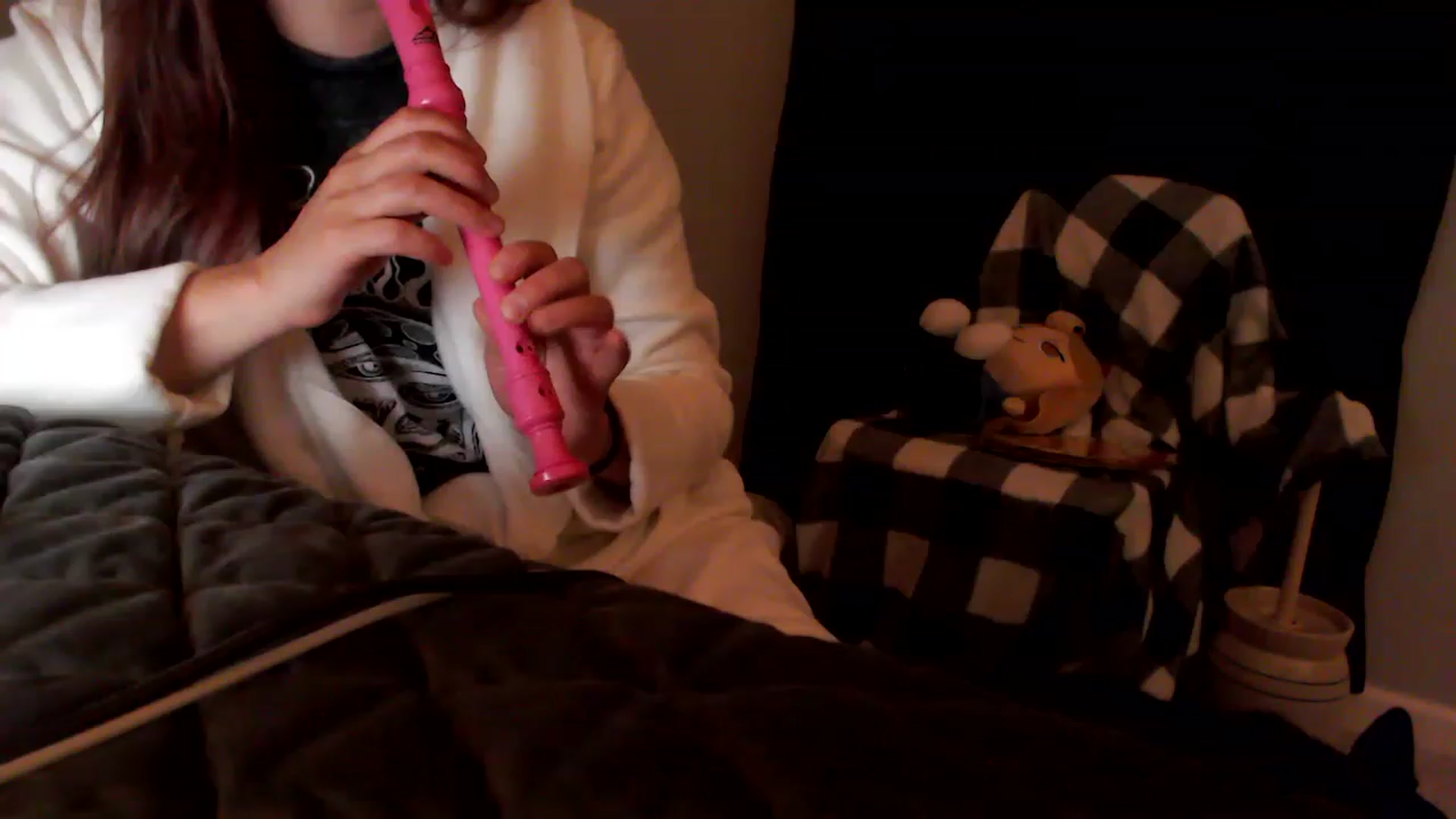 Gallery image thumbnail from EmmyLove's myfreecams stream on, 08/04/2023, 05:54 image 8 of 20