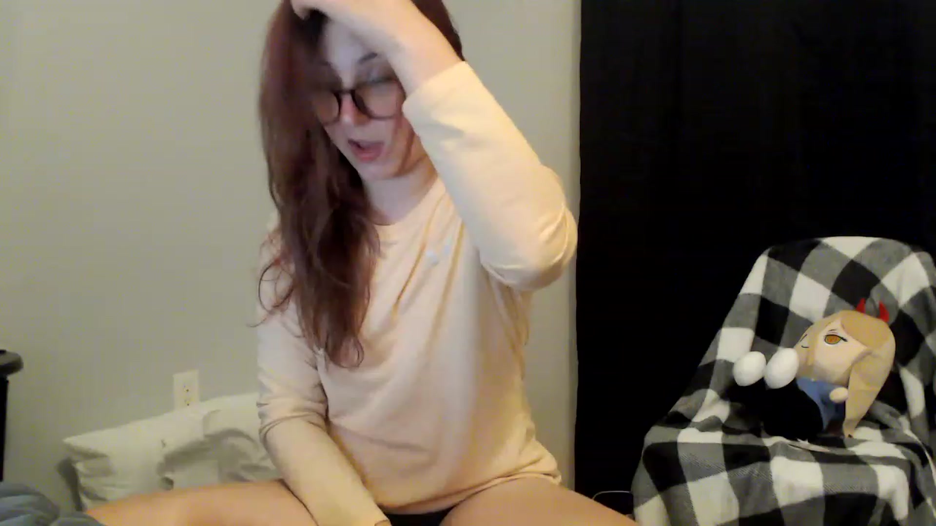 Gallery image thumbnail from EmmyLove's myfreecams stream on, 08/09/2023, 06:09 image 14 of 20