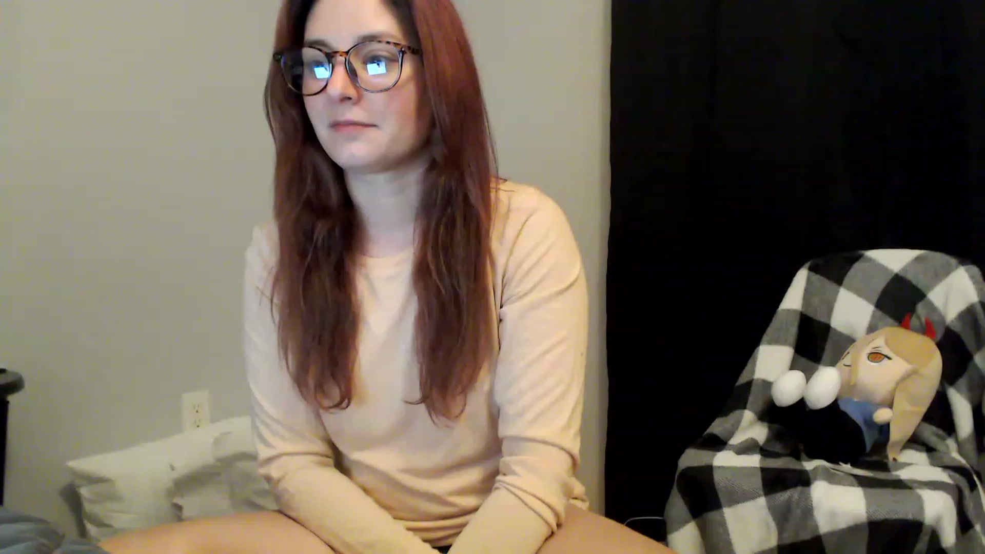 Gallery image thumbnail from EmmyLove's myfreecams stream on, 08/09/2023, 06:09 image 16 of 20