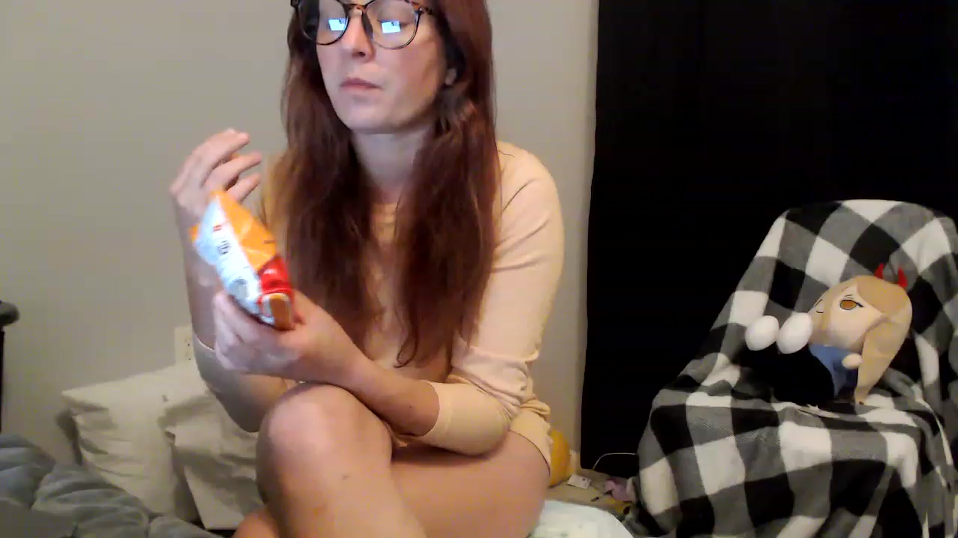 Gallery image thumbnail from EmmyLove's myfreecams stream on, 08/09/2023, 06:09 image 6 of 20