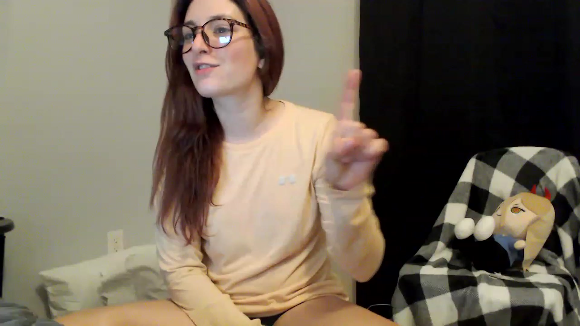 Gallery image thumbnail from EmmyLove's myfreecams stream on, 08/09/2023, 06:09 image 17 of 20