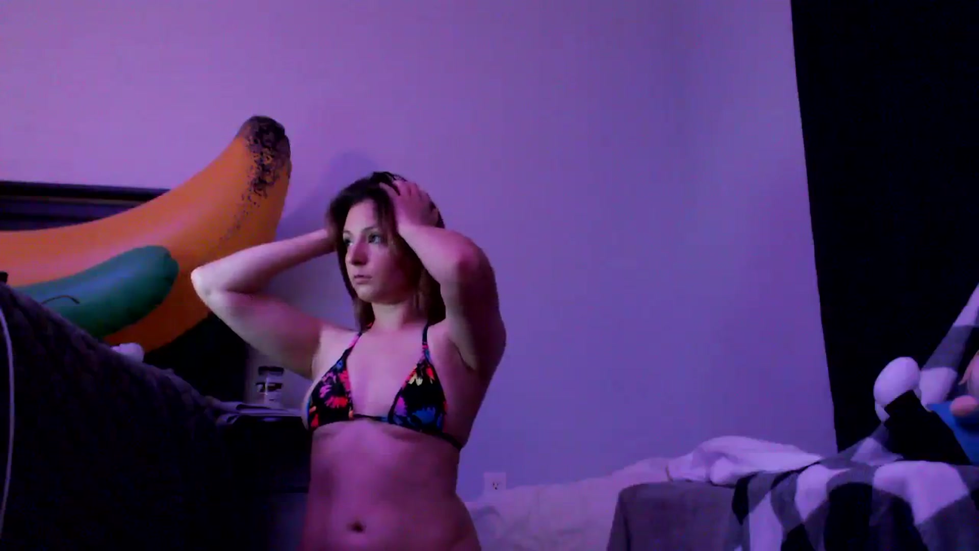 Gallery image thumbnail from EmmyLove's myfreecams stream on, 08/10/2023, 04:37 image 4 of 20