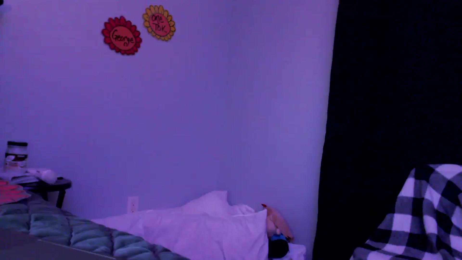 Gallery image thumbnail from EmmyLove's myfreecams stream on, 08/10/2023, 07:08 image 16 of 20
