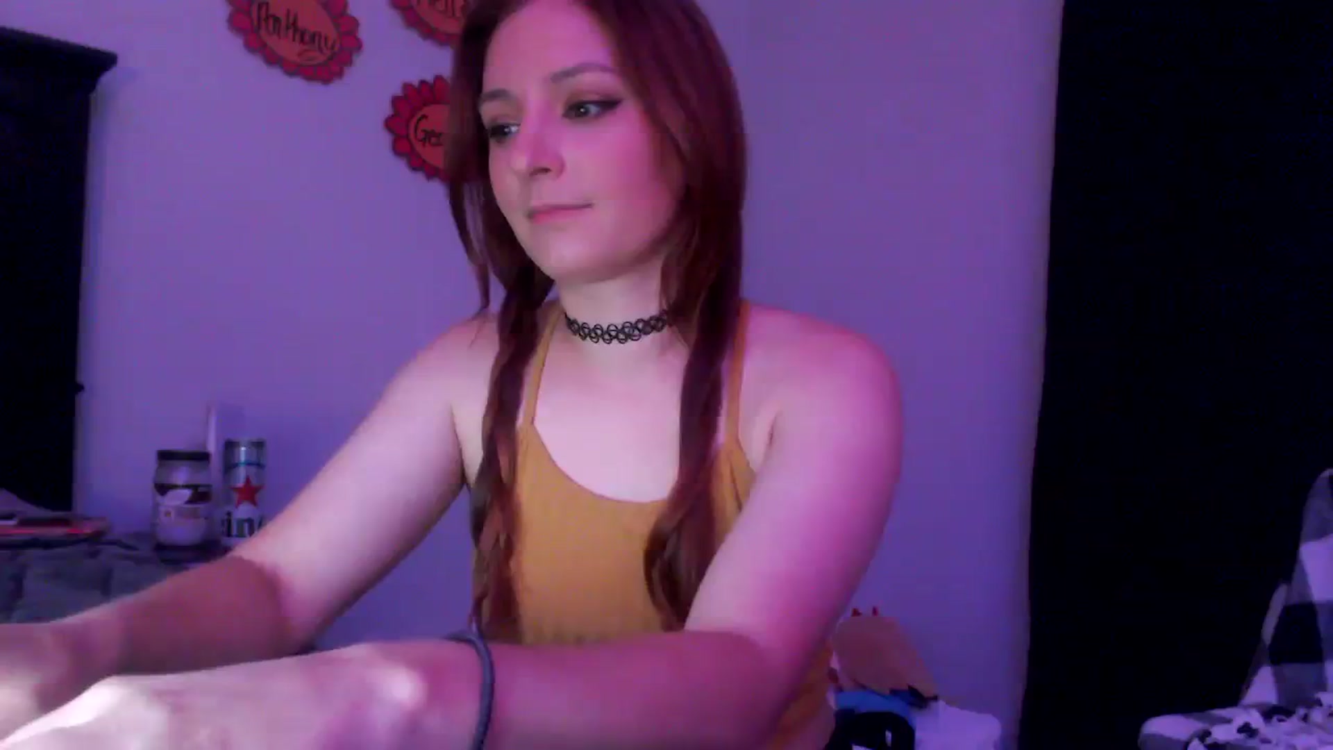Gallery image thumbnail from EmmyLove's myfreecams stream on, 08/17/2023, 05:33 image 16 of 20