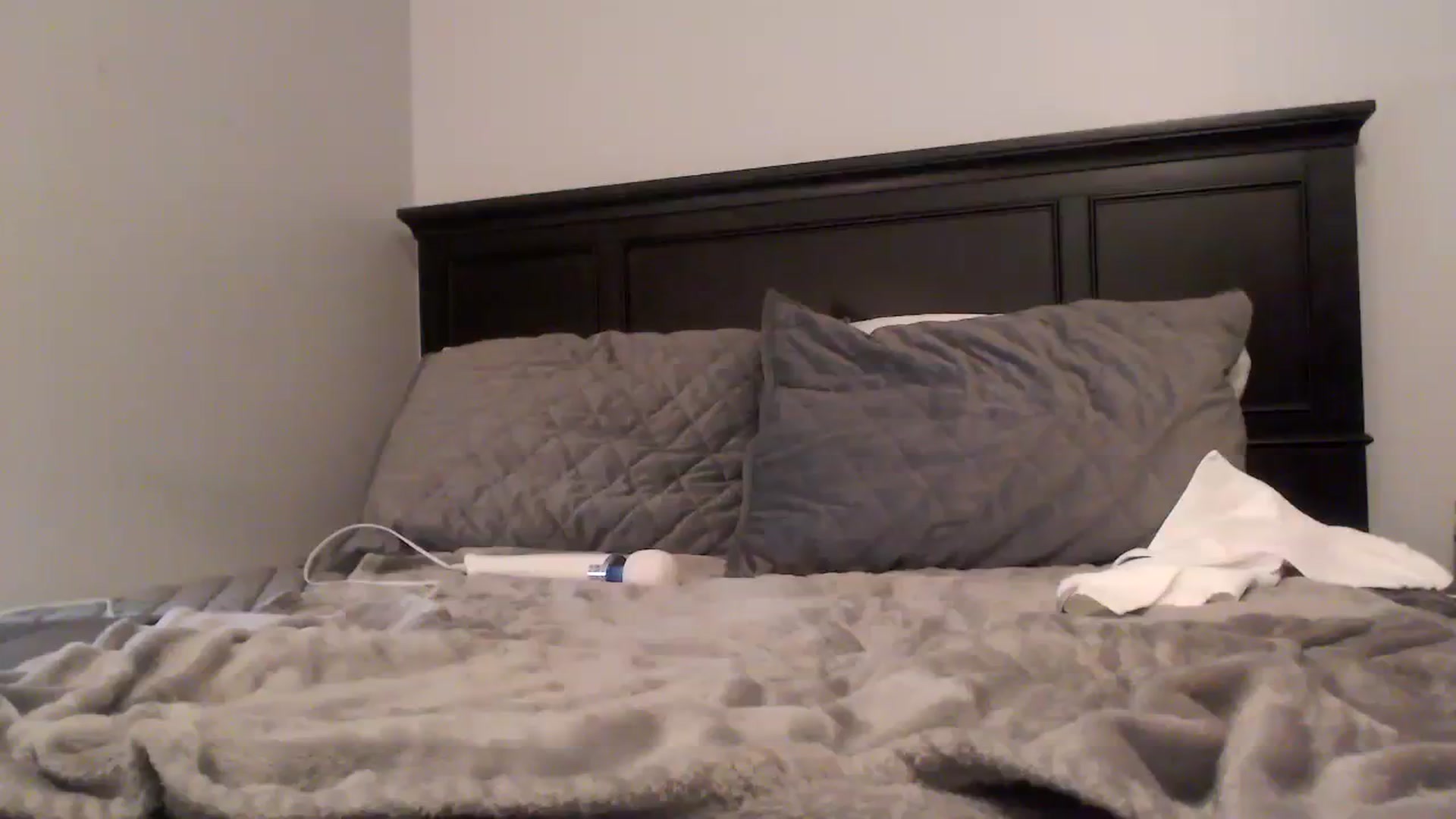 Gallery image thumbnail from EmmyLove's myfreecams stream on, 08/17/2023, 05:59 image 7 of 20