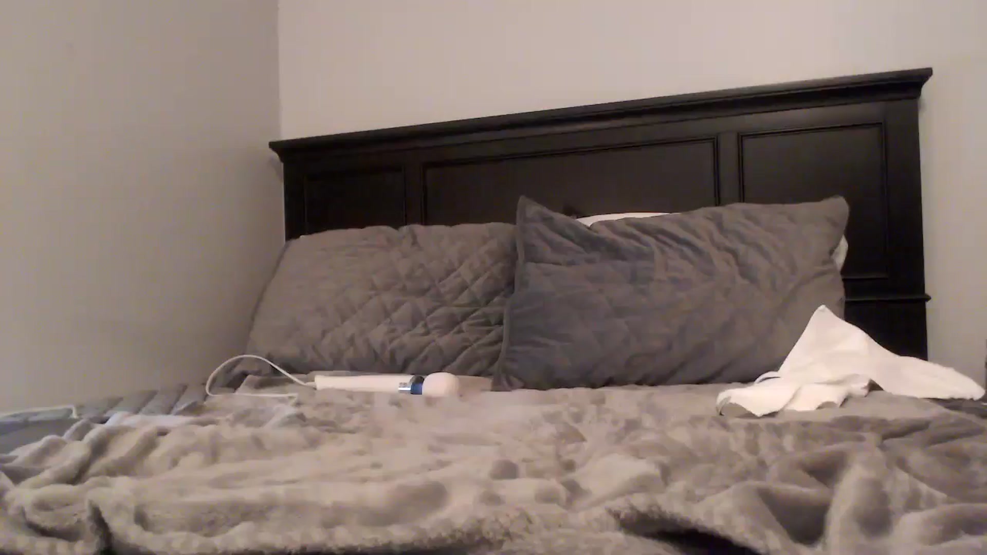 Gallery image thumbnail from EmmyLove's myfreecams stream on, 08/17/2023, 05:59 image 4 of 20