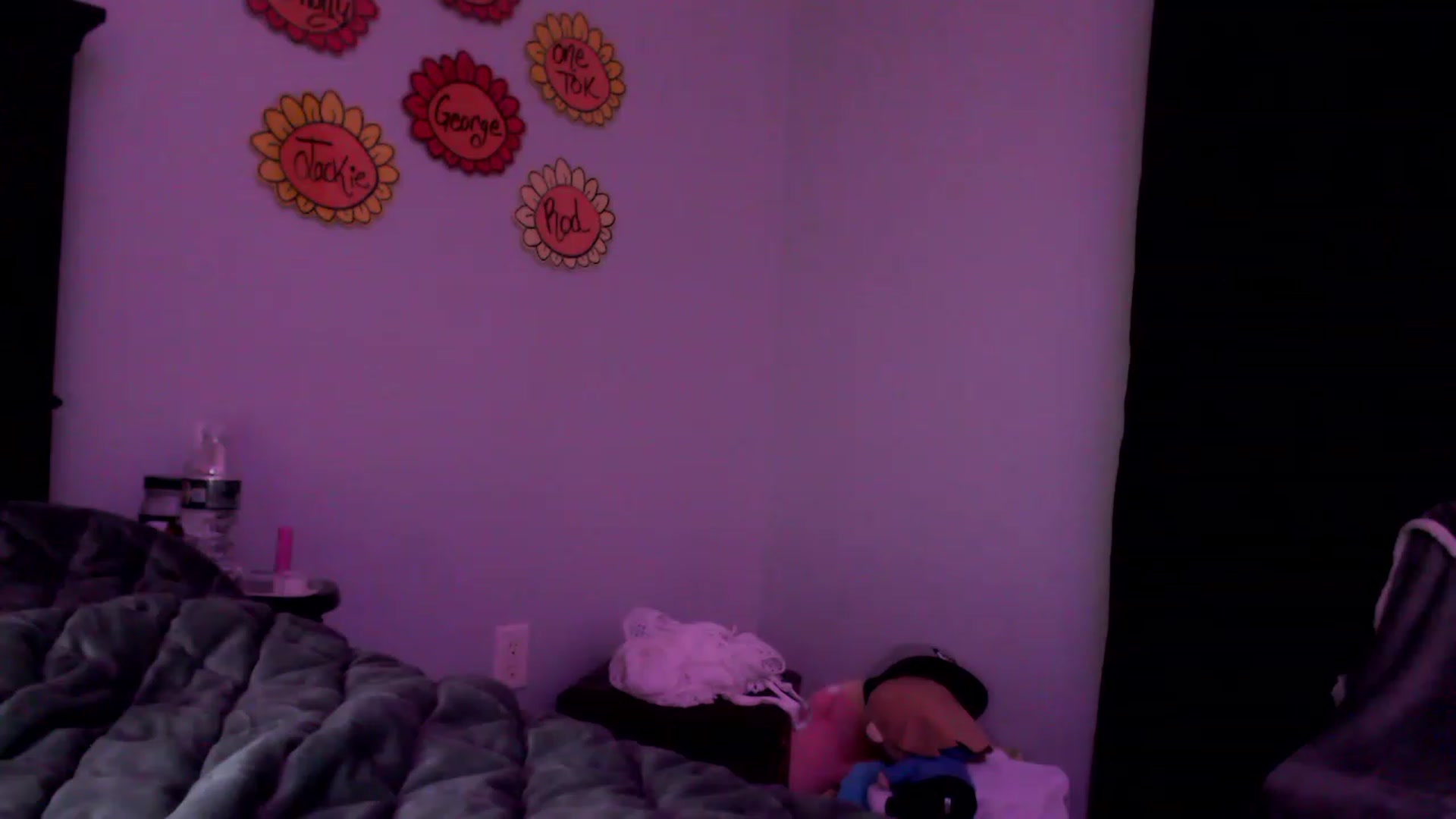 Gallery image thumbnail from EmmyLove's myfreecams stream on, 08/28/2023, 06:38 image 10 of 20